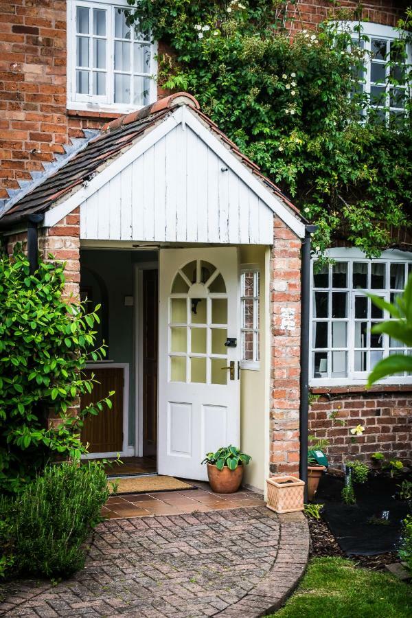 The Cottage Hotel Bradmore  Экстерьер фото